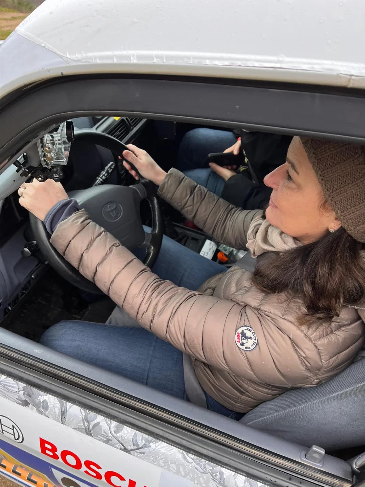 Apprentissage au volant d'un Toyota lors du stage pilotage