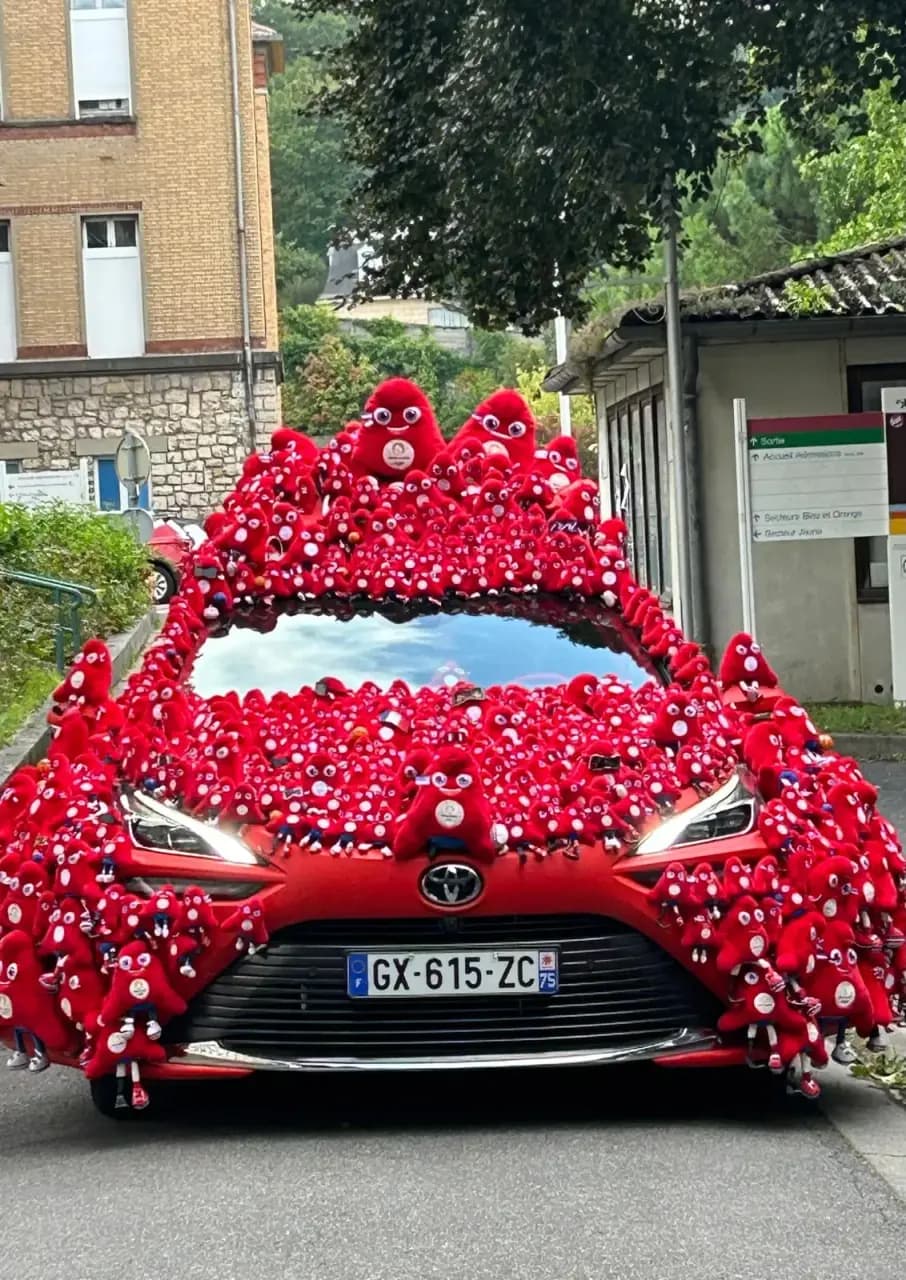 Voiture décorée pour les Jeux Olympiques